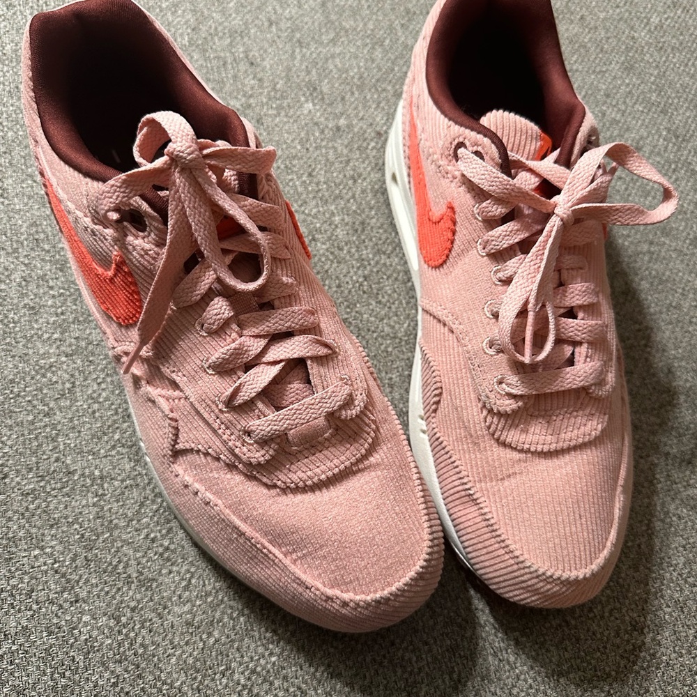 Nike Airmax 1 Premium, sneakers, Corduroy. Men size 8/women size 10